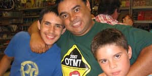 Jona and his brother with their dad.